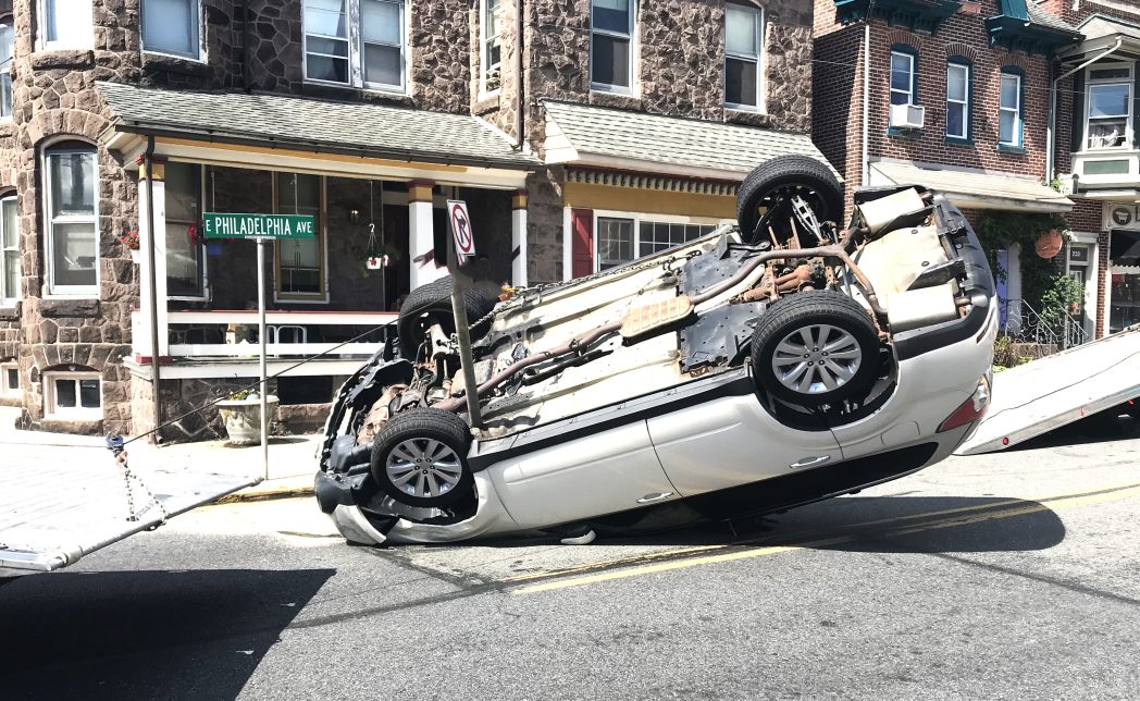 Two cars crash on Jefferson Avenue in Scranton